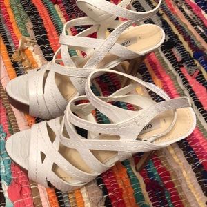 Ladies Shoes GUESS White